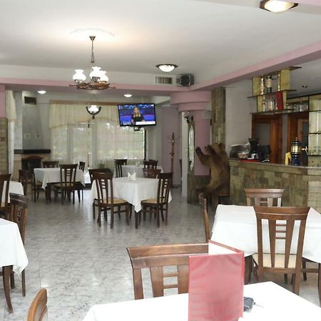 Hotel Villa Kabashi 코르처 외부 사진